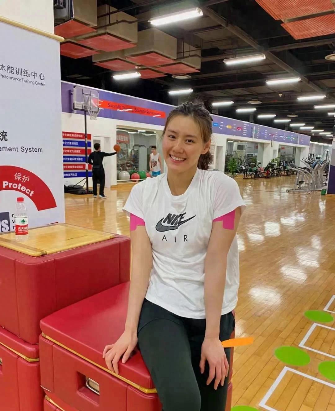 游泳美女冠军刘湘_游泳选手刘湘_女游泳冠军刘湘