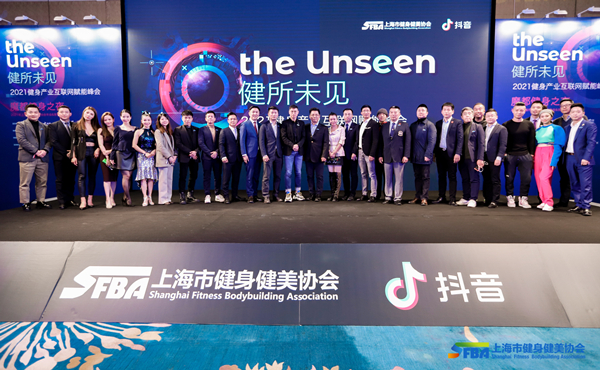 女明星健身抖音_抖音健身明星女的有哪些_抖音里健身的女网红