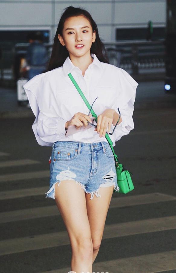 抖音健身女排名_抖音健身明星女的是谁_女明星健身抖音