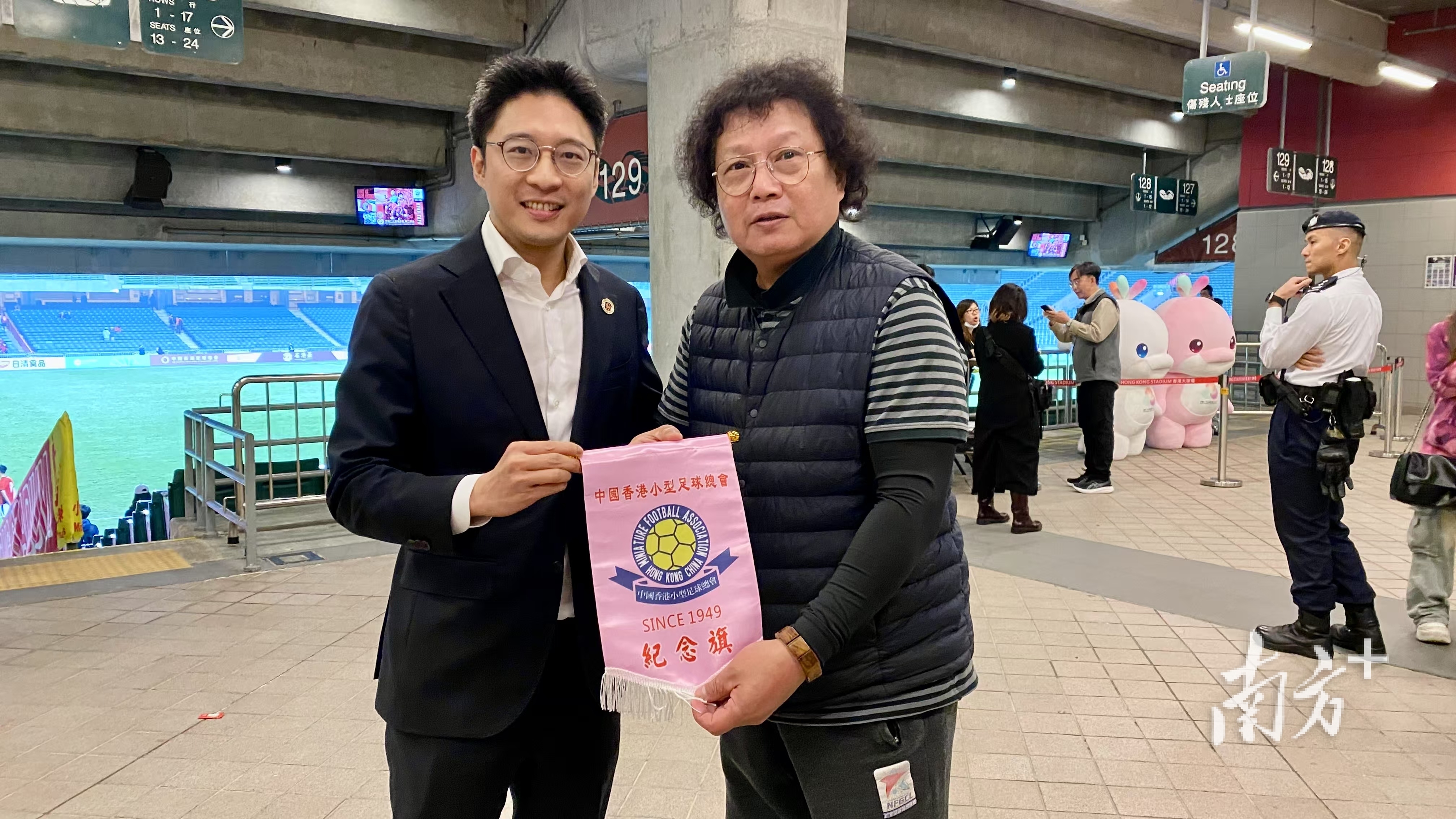 联赛足球赛冠军有什么奖励_足球联赛有冠军赛吗_联赛足球赛冠军有哪些