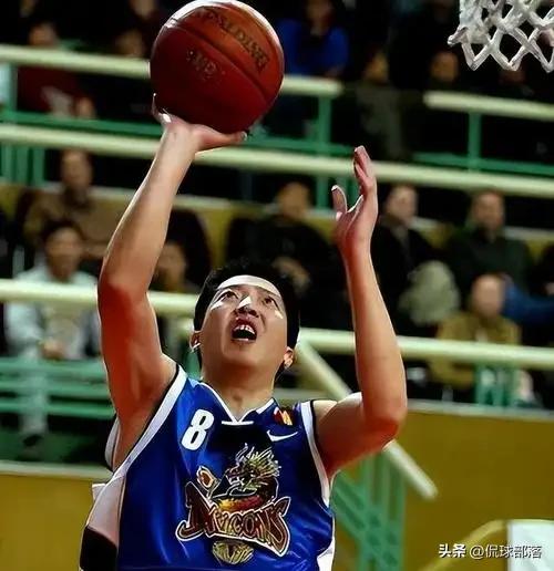 篮球荣誉冠军人有谁_篮球冠军荣誉证书_篮球冠军荣誉有哪些人