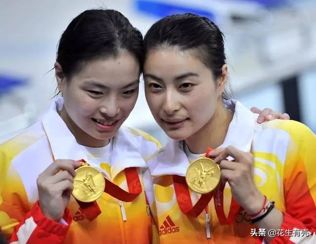 游泳冠军女2021_女朋友是市游泳冠军_游泳冠军女生