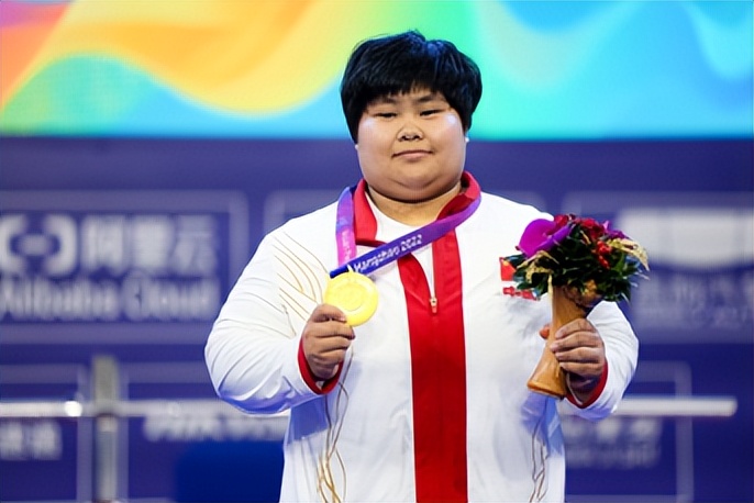 重量级女子举重冠军_女子举重冠军重量_举重女子重量级