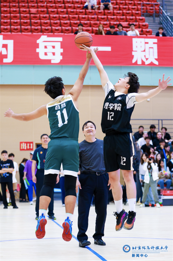 篮球中场是什么意思_篮球中场规则对决是什么_篮球中场对决规则