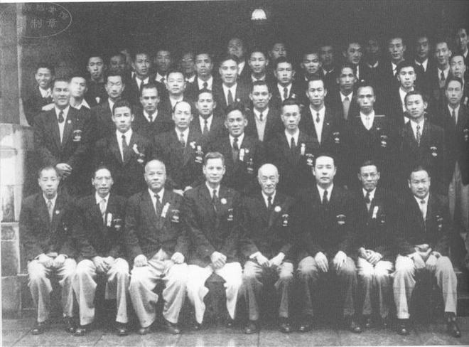 足球平局算谁赢_足球比赛平局_历史足球最多平局